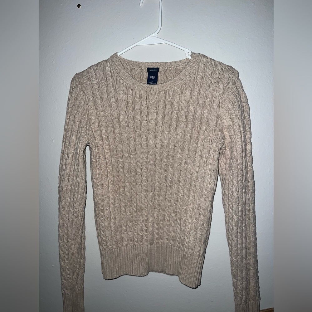 Gap sweater